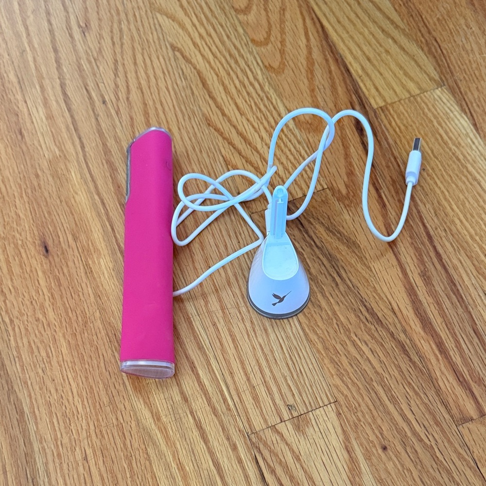 Dermaflash dermaplaning device and charger